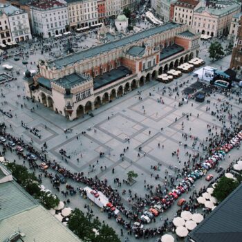 Maluchy opanowały Rynek w Krakowie, jest rekord zbiórki