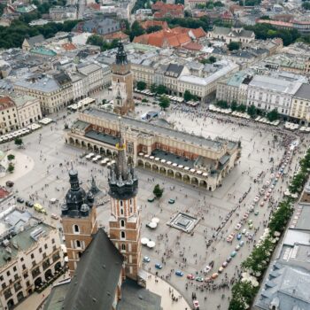 Dwa miliony na zbiórce. Maluchy opanowały krakowski Rynek